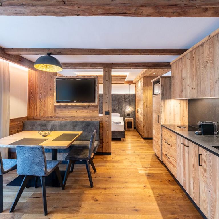 Edelweiss Dolomites - Appartamento Suite - 1