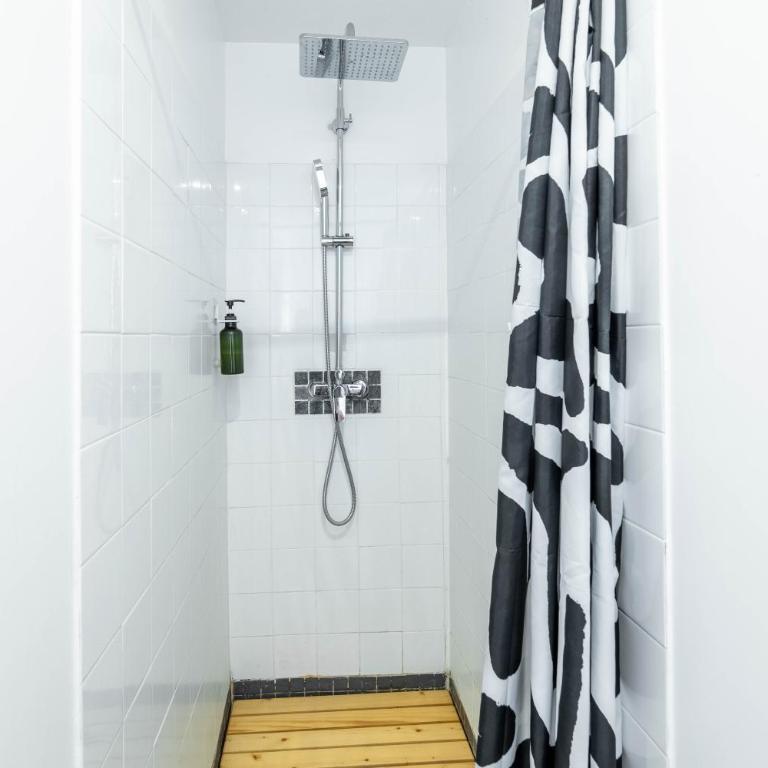 Maison Magnolia - Chambres d'hotes - Chambre Lit Queen-Size avec Balcon - 4