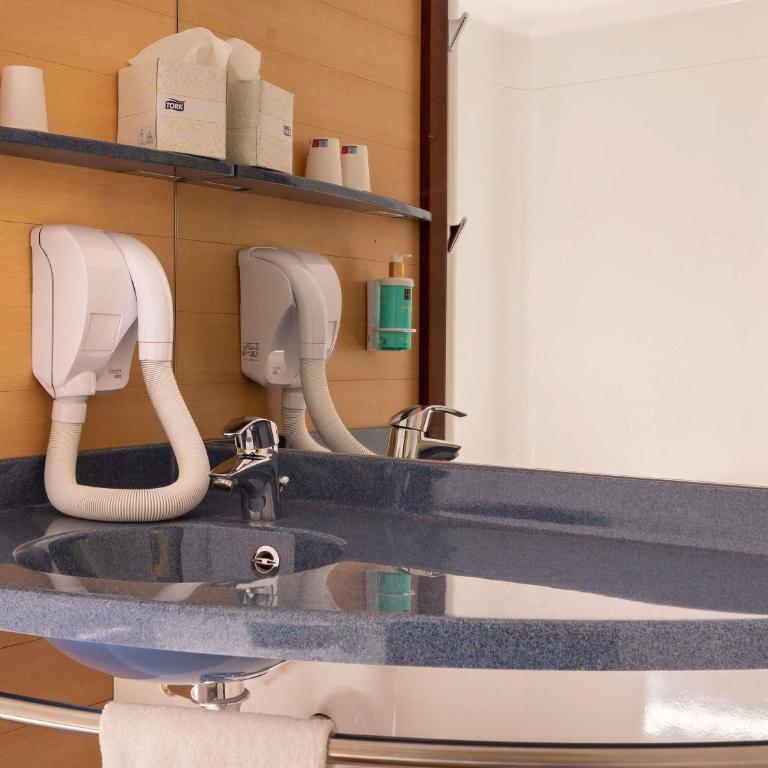 Novotel Suites Marseille Centre Euromed - Suite Supérieure avec Lit Double et 2 Lits Simples - 4