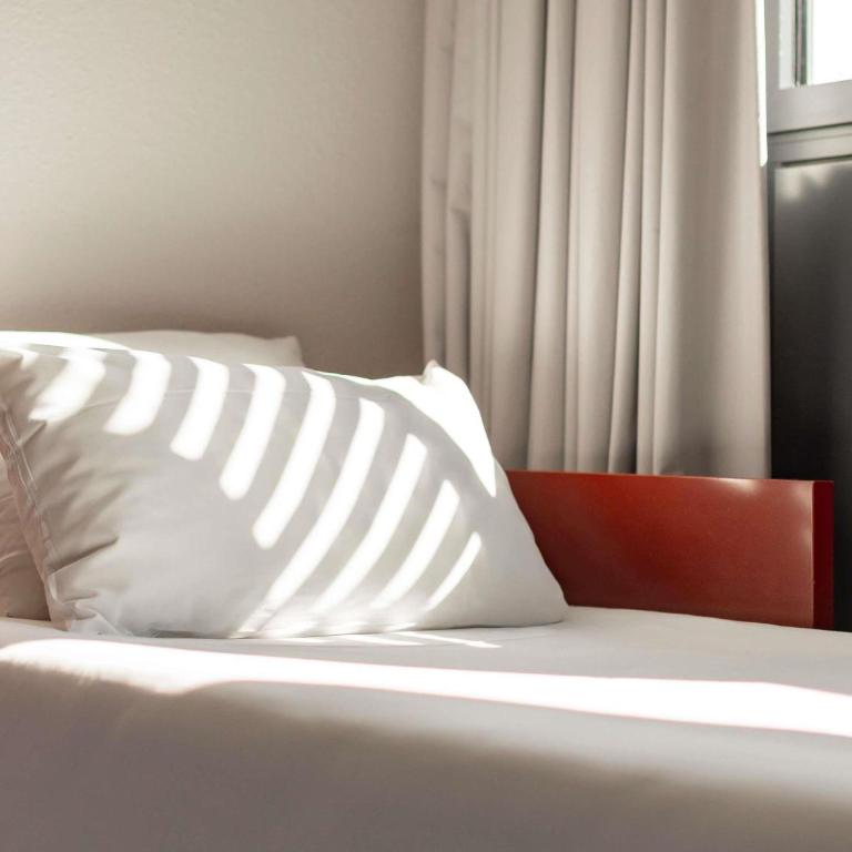 Novotel Suites Marseille Centre Euromed - Suite Supérieure avec Lit Double et 2 Lits Simples - 8