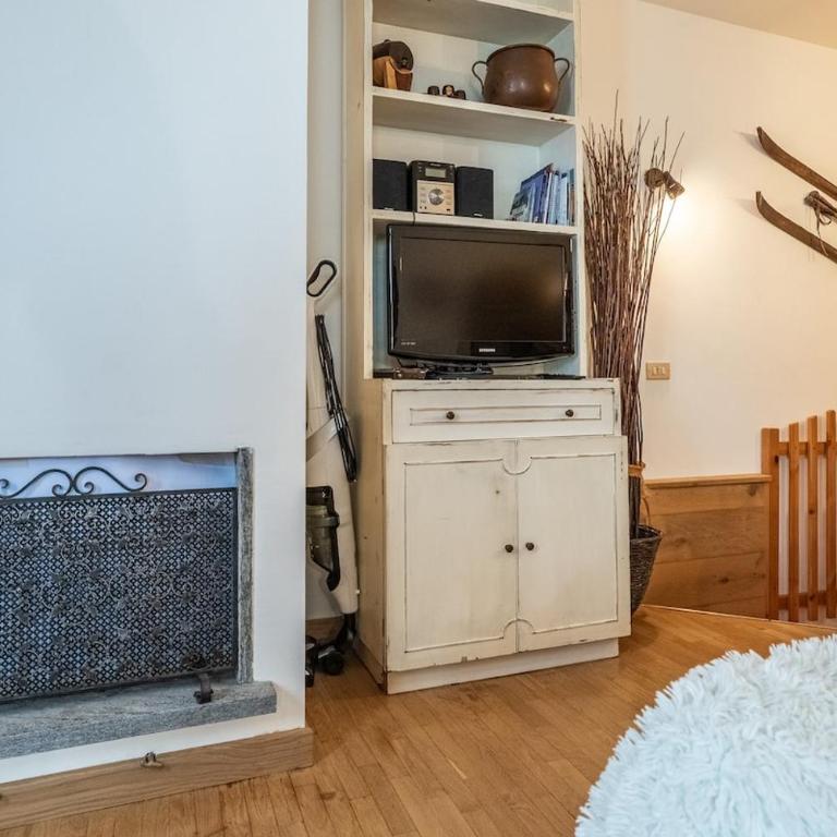 MCX VACATION RENTAL -Maison Dedde, Alpine Duplex in Valtournenche, just 3 minutes from the ski lifts and 200 m from the town centre - Apartment mit 2 Schlafzimmern - 12