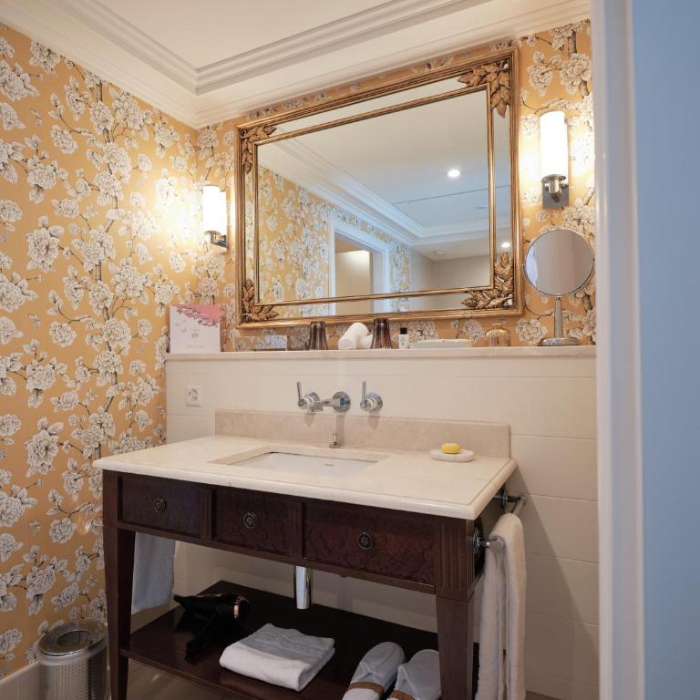 Grand Hotel du Lac - Relais & Châteaux - Chambre Deluxe - Vue sur Ville - 4