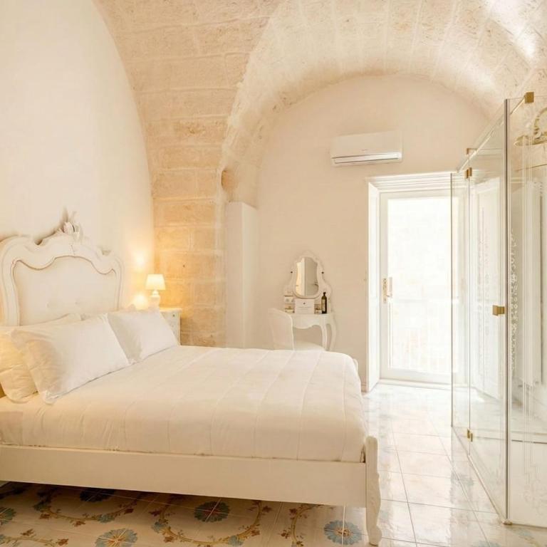 Palazzo Principessa - Apartment with Balcony - 11