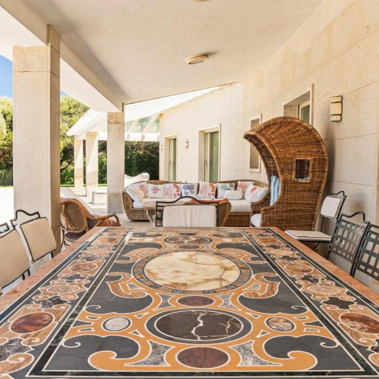 Exclusive Waterfront Villa with Private Dock & Direct Sea Access - Villa - 38