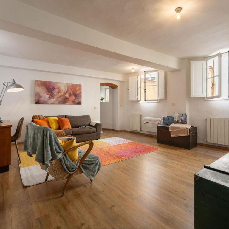 Keys of Italy - Sprone 15 - 2 bedroom family apartment by Ponte Vecchio - Two-Bedroom Apartment - 15