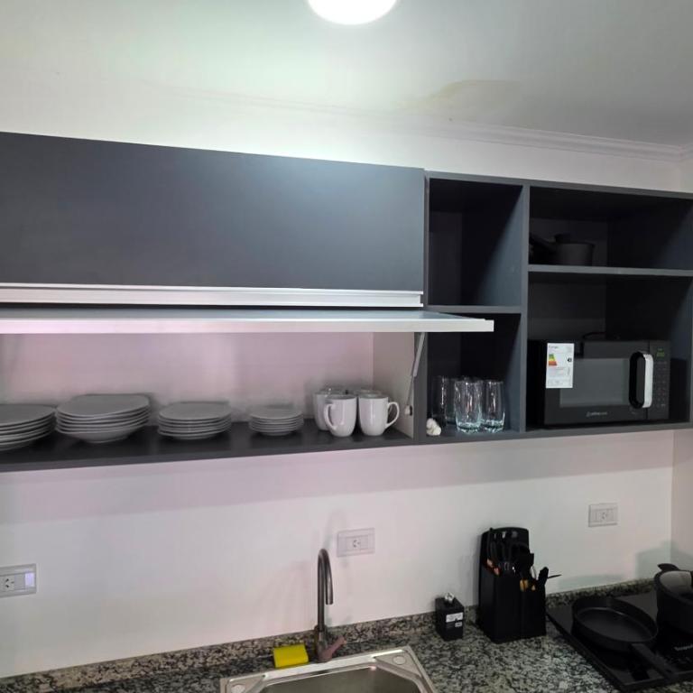 NUEVO Alojamiento con Pileta, Parrilla y Estacionamiento en Puerto Iguazú - Maisonette - 16
