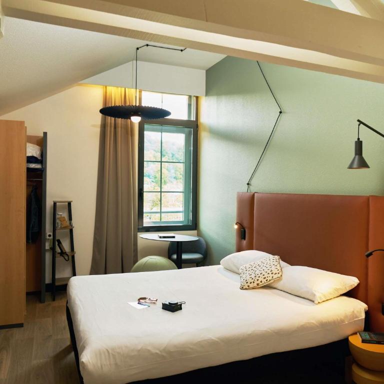 Ibis Sarlat Centre - Chambre Standard avec 1 Lit Double et 1 Lit Simple - 1