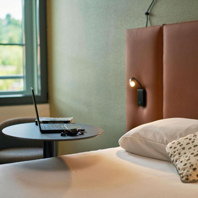 Ibis Sarlat Centre - Chambre Standard avec 1 Lit Double et 1 Lit Simple - 10