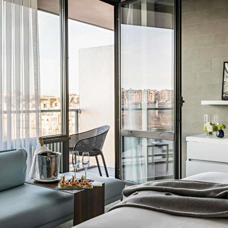 Pullman Paris Tour Eiffel - Chambre Lit King-Size Deluxe avec Canapé et Balcon - Étage Supérieur - Vue sur Tour Eiffel - 4