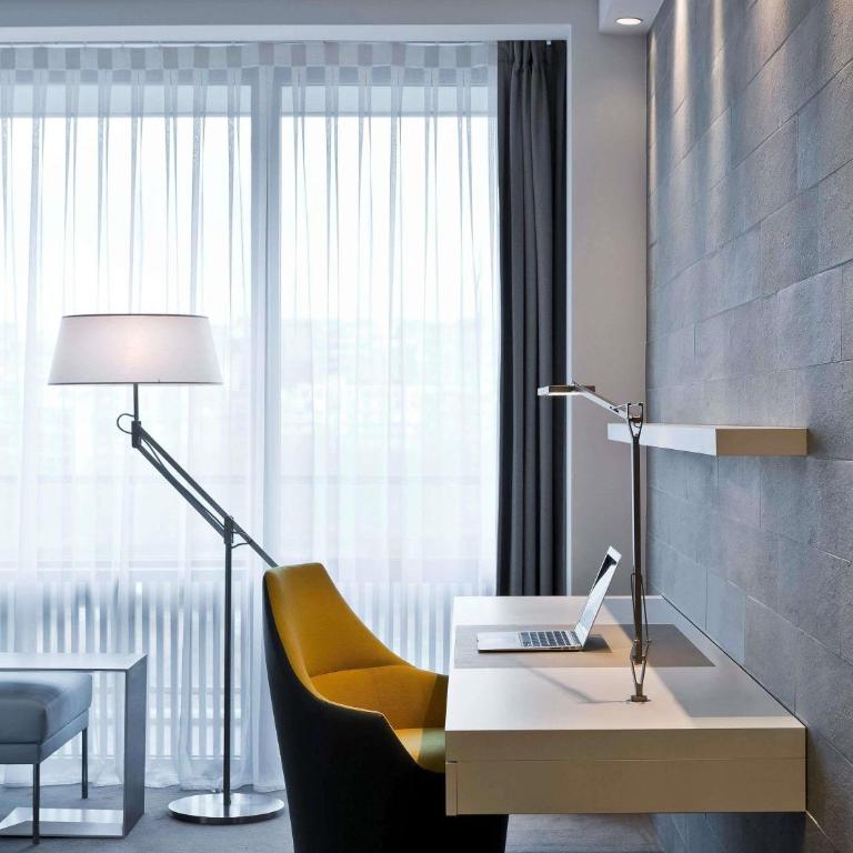 Pullman Paris Tour Eiffel - Chambre Lit King-Size Deluxe - Balcon avec Vue Tour Eiffel - 6