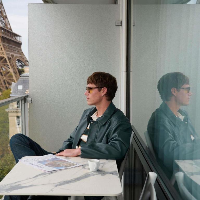 Pullman Paris Tour Eiffel - Chambre Lit King-Size Deluxe - Balcon avec Vue Tour Eiffel - 10