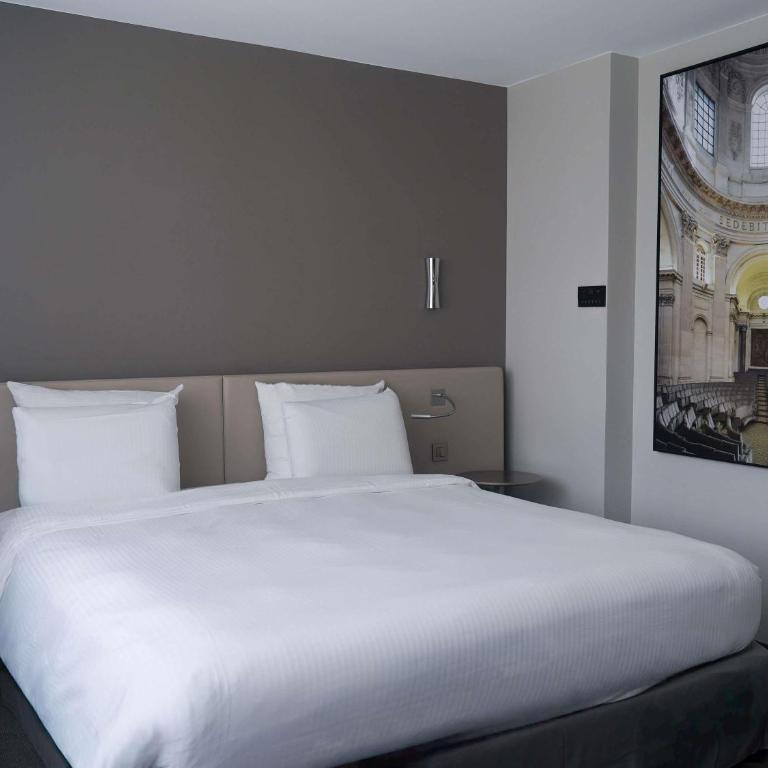 Pullman Paris Tour Eiffel - Chambre Lit King-Size Classique avec Balcon - Vue sur Jardin - 8