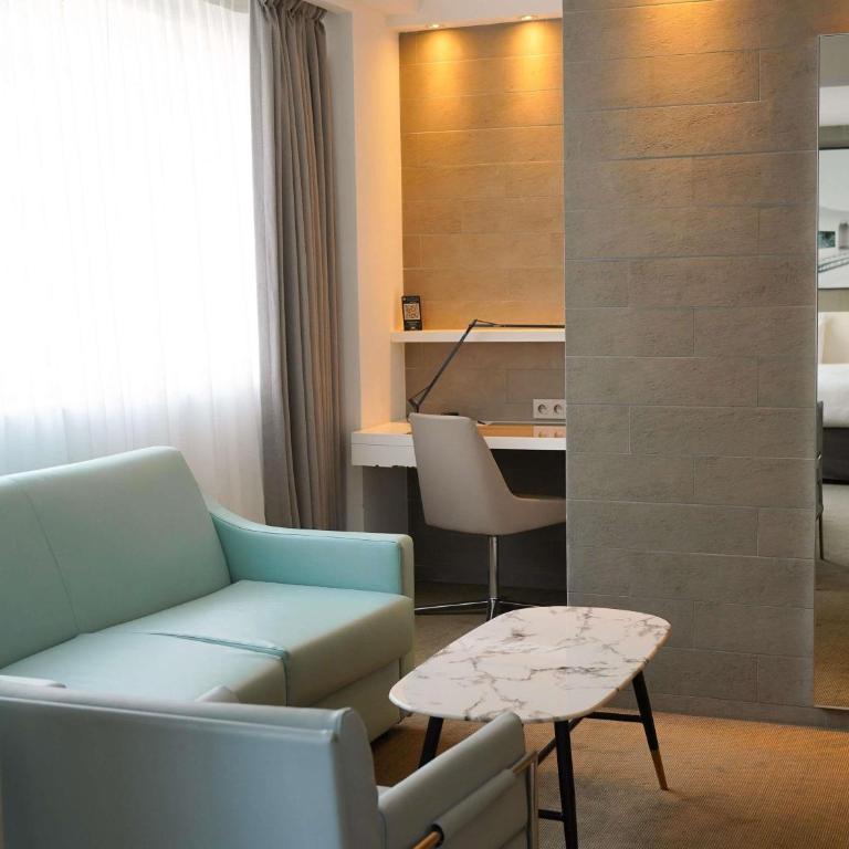 Pullman Paris Tour Eiffel - Suite Junior Lit King-Size avec Canapé-Lit - Vue sur Tour Eiffel - 9