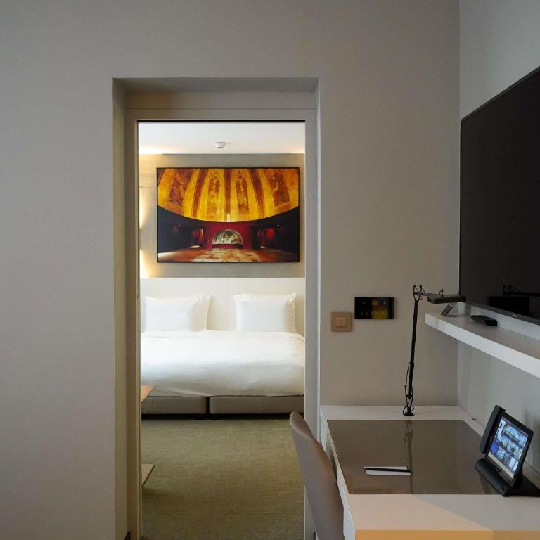 Pullman Paris Tour Eiffel - Suite Familiale Junior avec Lit King-Size et Canapé-Lit - 4