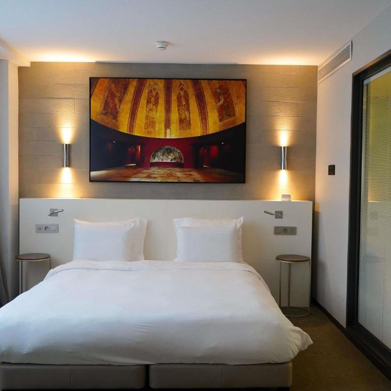 Pullman Paris Tour Eiffel - Suite Familiale Junior avec Lit King-Size et Canapé-Lit - 5