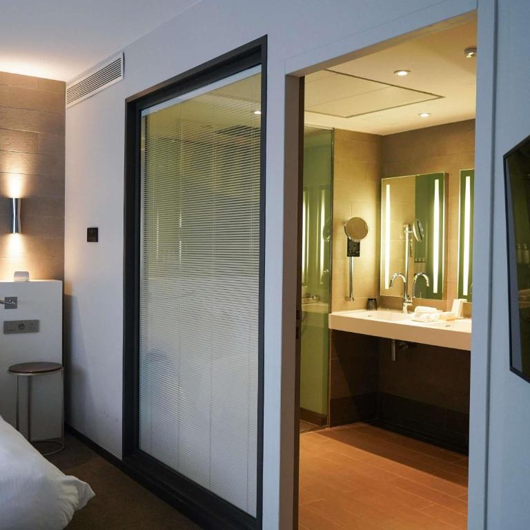 Pullman Paris Tour Eiffel - Suite Familiale Junior avec Lit King-Size et Canapé-Lit - 7