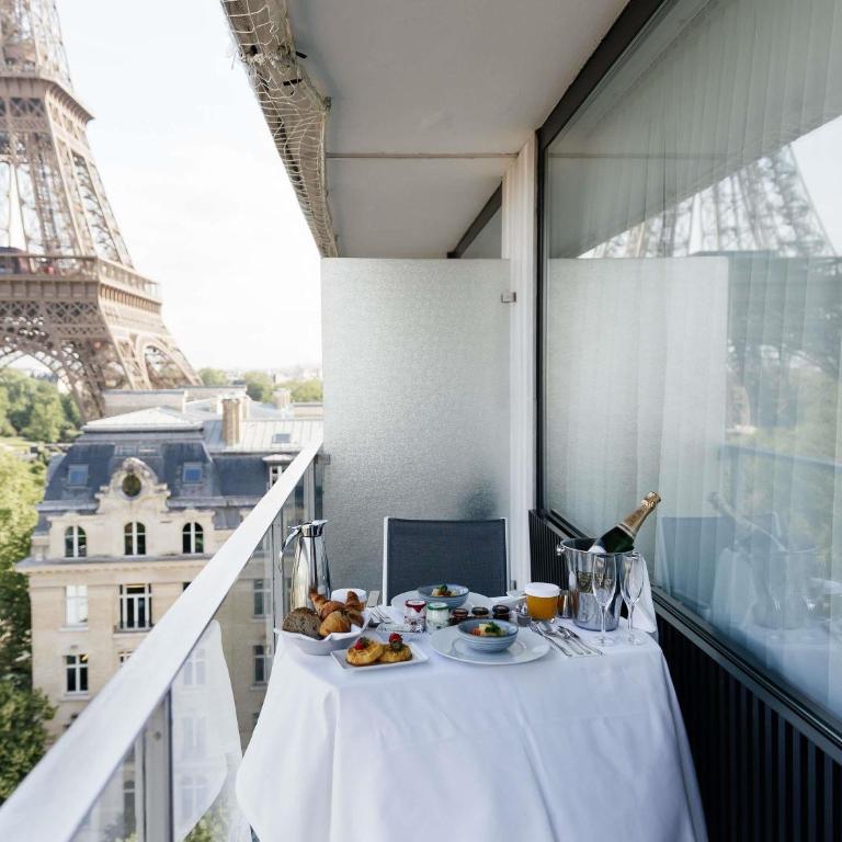 Pullman Paris Tour Eiffel - Chambre Lits Jumeaux Deluxe avec Canapé et Balcon - Vue sur Tour Eiffel - 9