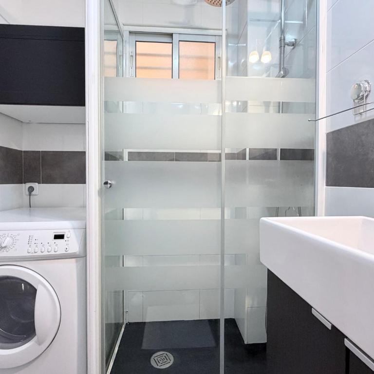 Vistas al mar y piscina Ático en Benalmádena cerca a la playa - Apartment mit 1 Schlafzimmer - 10
