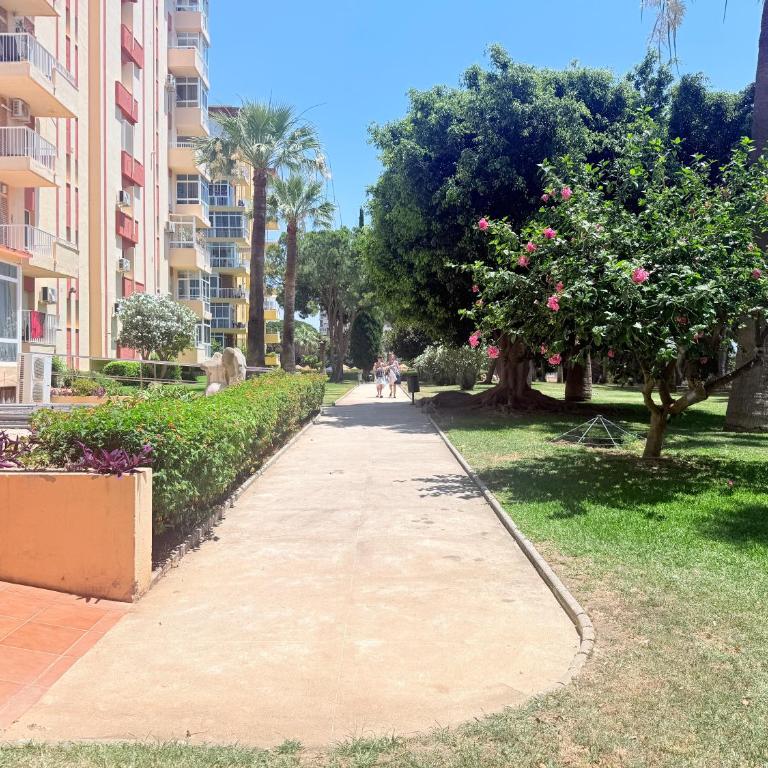Vistas al mar y piscina Ático en Benalmádena cerca a la playa - Apartment mit 1 Schlafzimmer - 23