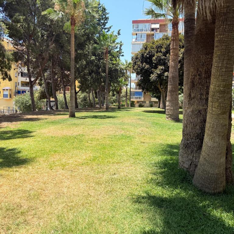 Vistas al mar y piscina Ático en Benalmádena cerca a la playa - Apartment mit 1 Schlafzimmer - 25