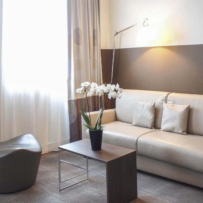 Novotel SPA Rennes Centre Gare - Suite avec 1 Lit Double et 1 Canapé-Lit - 6