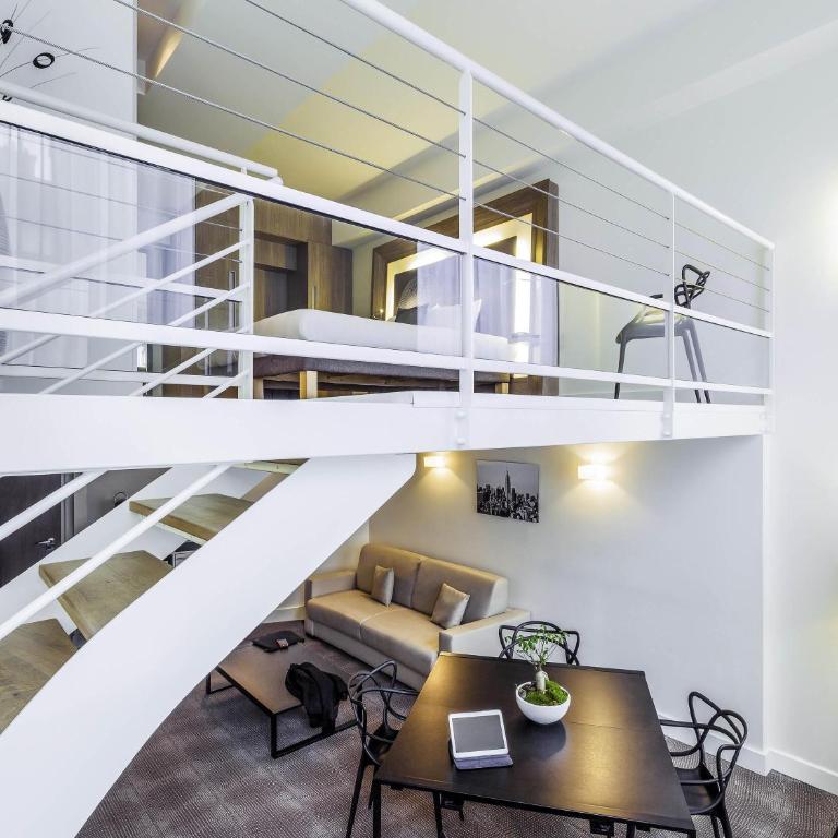 Novotel SPA Rennes Centre Gare - Suite Duplex avec 1 Lit Double et 1 Canapé - 4