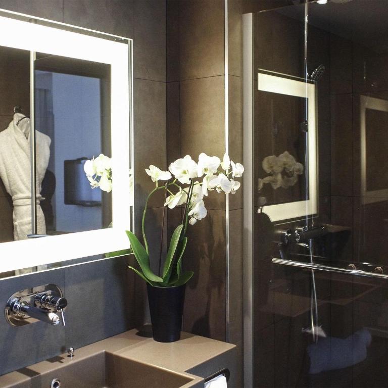 Novotel SPA Rennes Centre Gare - Suite Duplex avec 1 Lit Double et 1 Canapé - 7