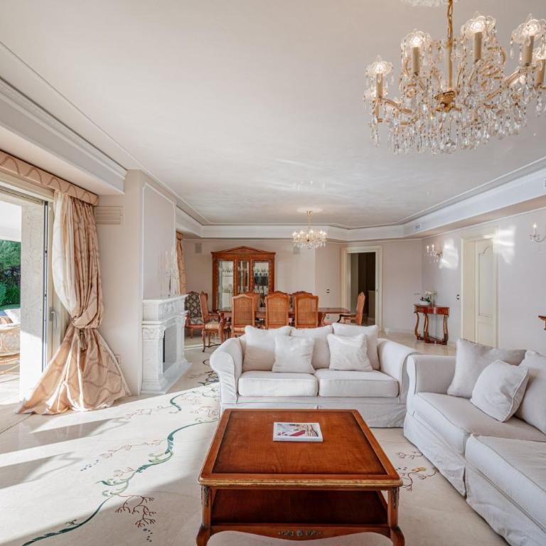 Exclusive Waterfront Villa with Private Dock & Direct Sea Access - Villa - 80