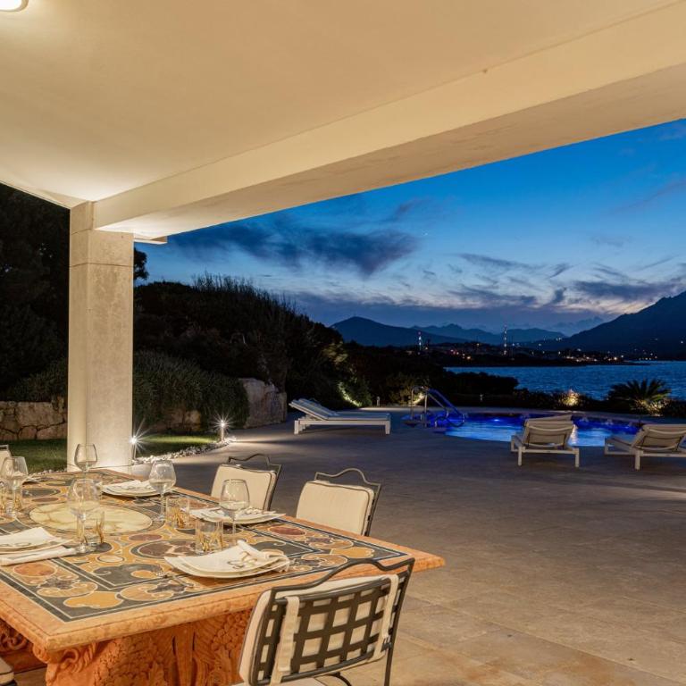 Exclusive Waterfront Villa with Private Dock & Direct Sea Access - Villa - 83