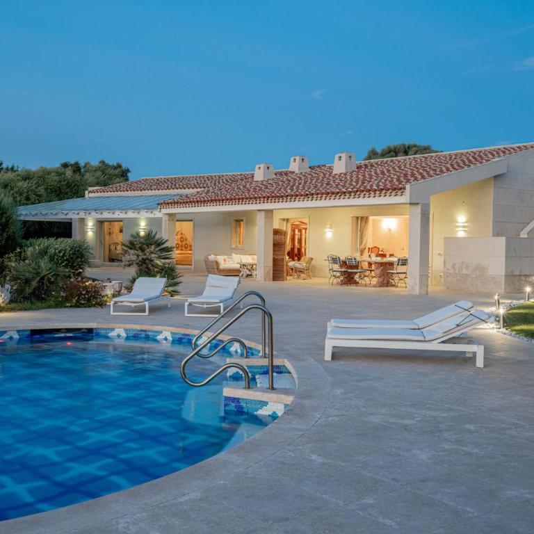 Exclusive Waterfront Villa with Private Dock & Direct Sea Access - Villa - 86