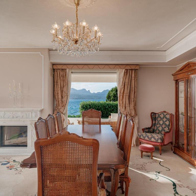 Exclusive Waterfront Villa with Private Dock & Direct Sea Access - Villa - 99