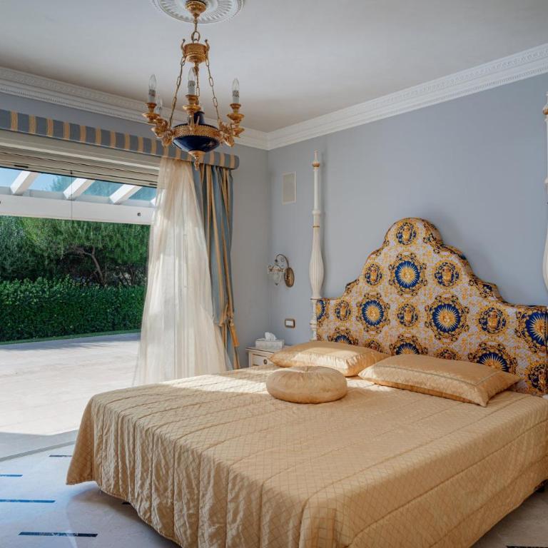 Exclusive Waterfront Villa with Private Dock & Direct Sea Access - Villa - 89