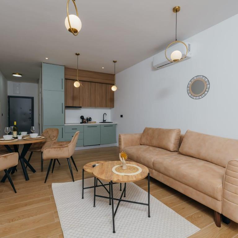 Apartments Seven - 30 Steps from the Beach with Private Parking - Apartman sa Balkonom - 1