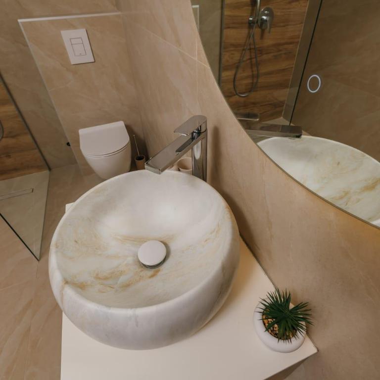 Apartments Seven - 30 Steps from the Beach with Private Parking - Apartman sa Balkonom - 9
