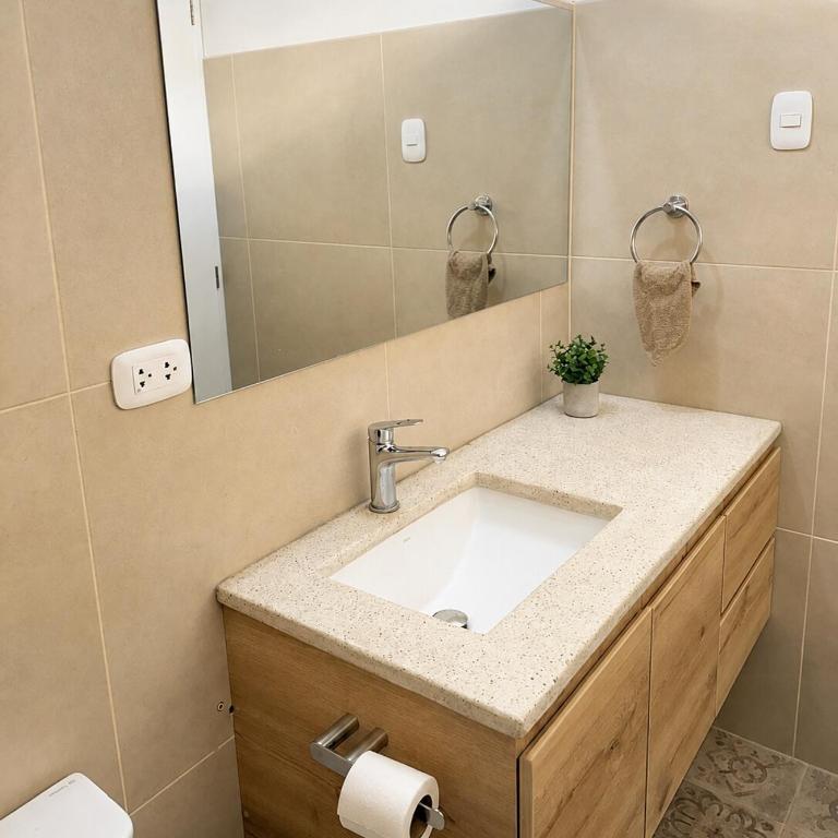 Acogedora Casa a 2 cuadras de la Plaza Armas de Huaraz - Two-Bedroom House - 7