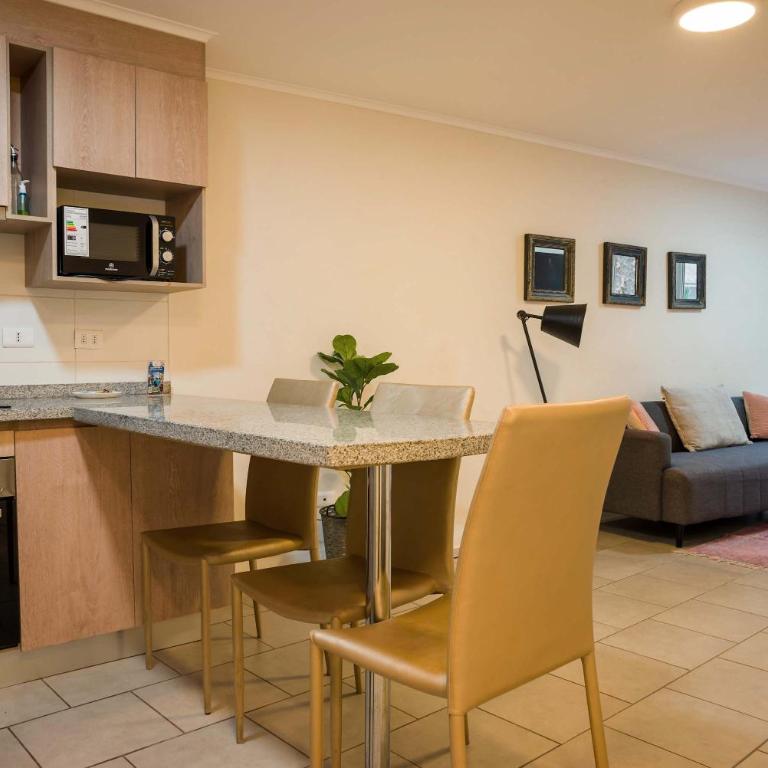 Central 1BR1BA in Santiago Balcony & Nearby Metro - Apartamento - 2