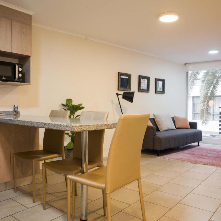 Central 1BR1BA in Santiago Balcony & Nearby Metro - Apartamento - 17