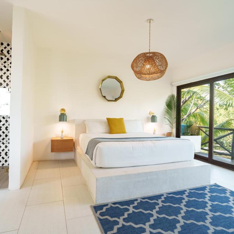 Azulea Bacalar Hotel & Spa - Lagoon Front - Habitación con cama extragrande y vistas al lago - 2