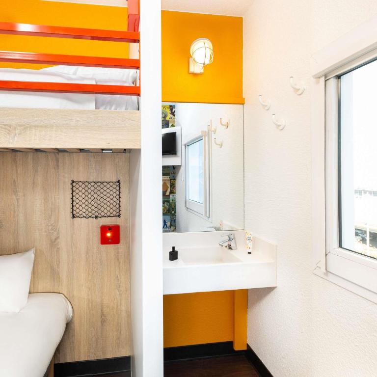 hotel F1 Vannes - Chambre Break avec 3 Lits Simples Superposés et Salle de Bains Commune - 5
