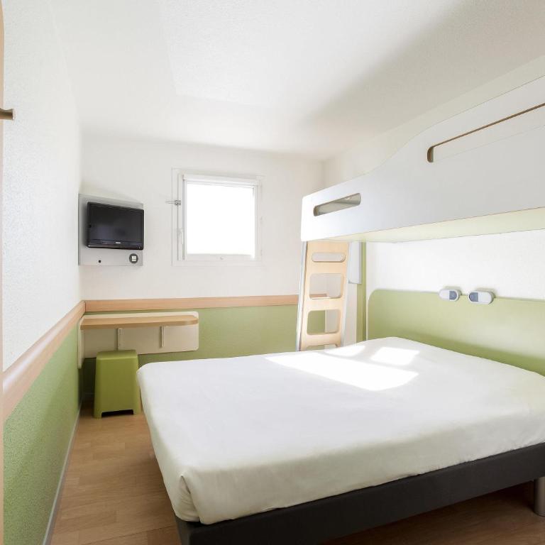 ibis Budget Pau Est - Chambre Triple avec 1 Lit Double et 1 Lit Superposé - 3