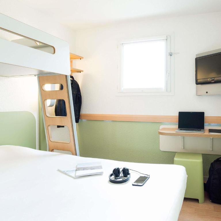 ibis Budget Pau Est - Chambre Triple avec 1 Lit Double et 1 Lit Superposé - 6