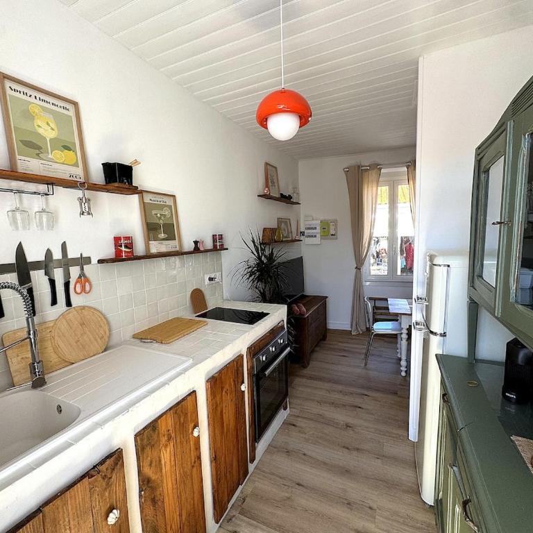 Maison Hyper Centre, rénové climatisé - Villa 1 Chambre - 12