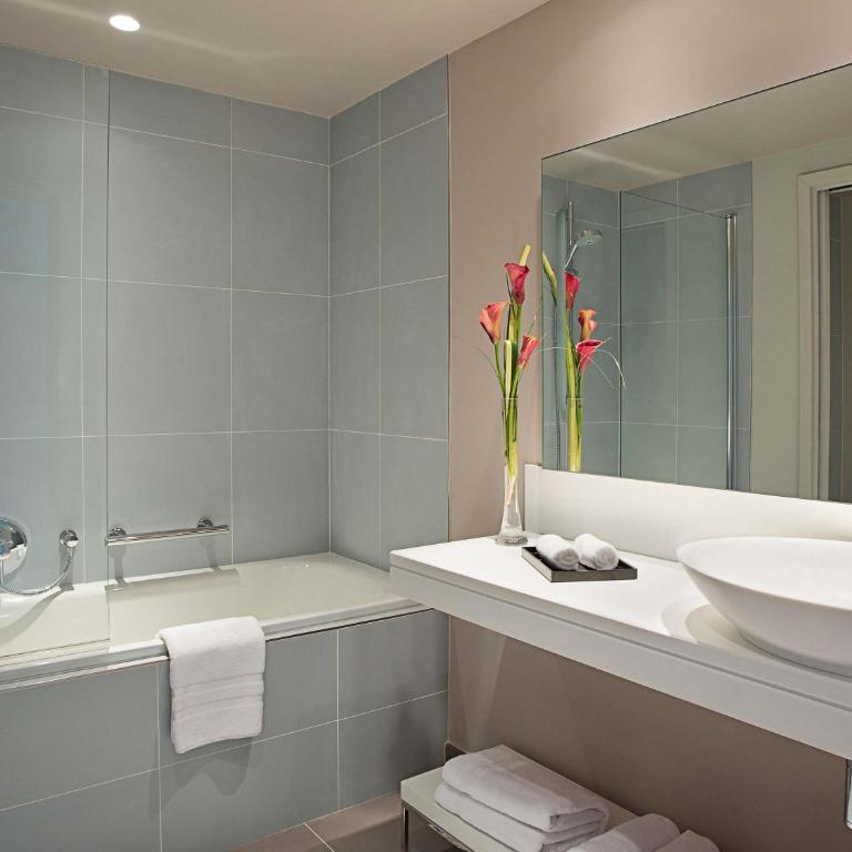 Cures Marines Hotel Thalasso & Spa Trouville - MGallery Collection - Chambre Deluxe avec 1 Lit Queen-Size ou 2 Lits Simples - Vue sur Mer ou Port - 2