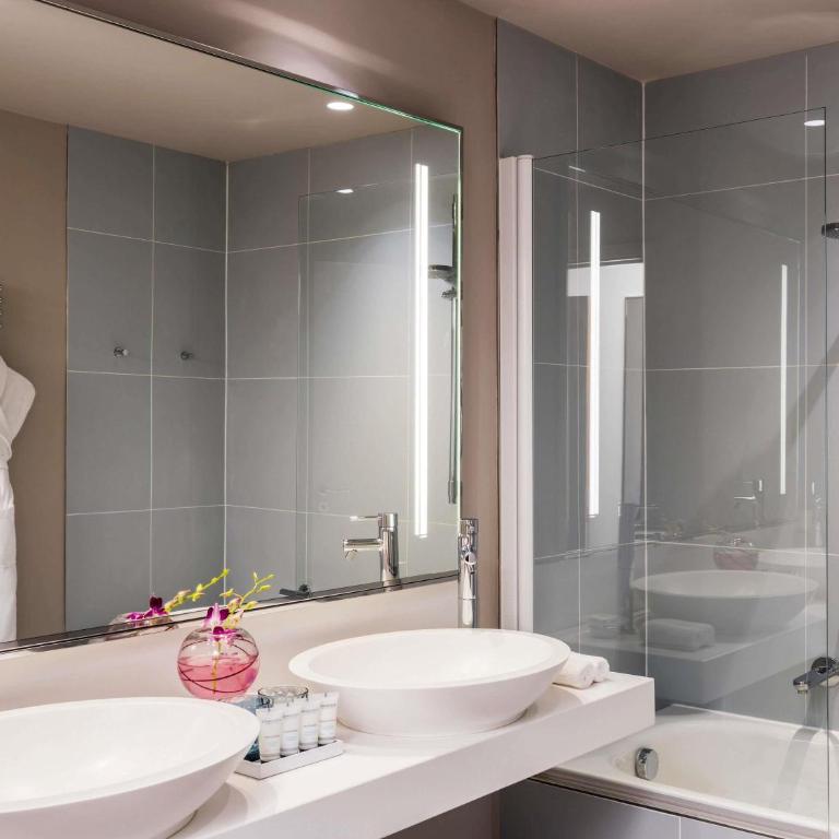 Cures Marines Hotel Thalasso & Spa Trouville - MGallery Collection - Chambre Familiale Deluxe avec 1 Lit King-Size ou 2 Lits Simples et Canapé-Lit - 4