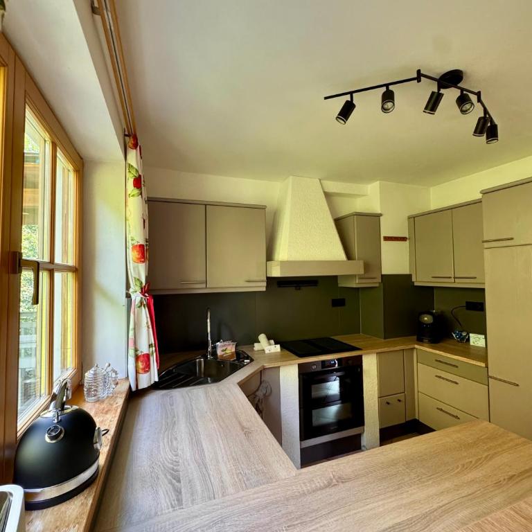 LIVA LIVING, Große Ferienwohnung mit 3 Schlafzimmern und traumhaften Ausblick - Three-Bedroom Apartment - 16