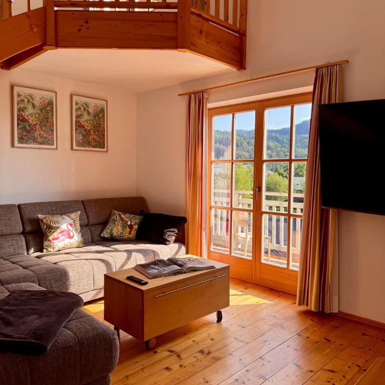 LIVA LIVING, Große Ferienwohnung mit 3 Schlafzimmern und traumhaften Ausblick - Three-Bedroom Apartment - 7