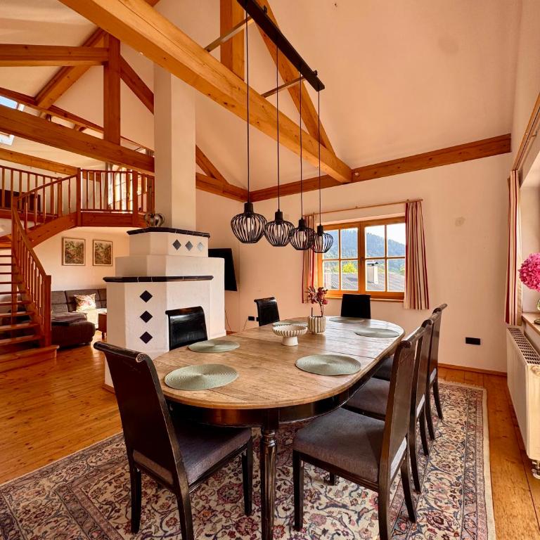 LIVA LIVING, Große Ferienwohnung mit 3 Schlafzimmern und traumhaften Ausblick - Three-Bedroom Apartment - 3