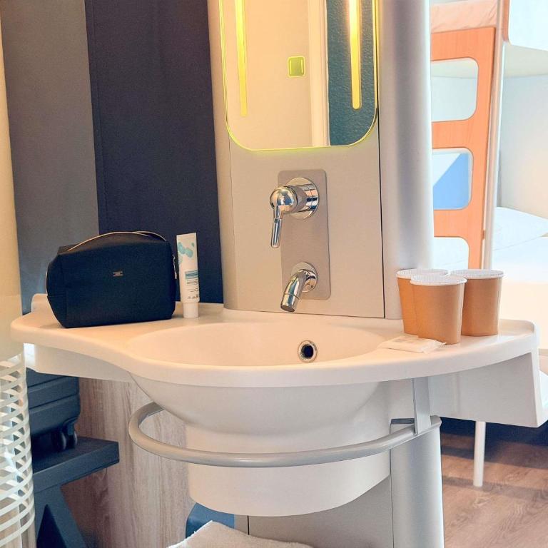 ibis budget Nimes Centre Gare - Chambre Triple - 1