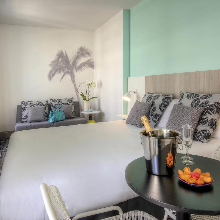 Ibis Styles Nice Centre Gare - Queen Room with Sofa Bed - 5