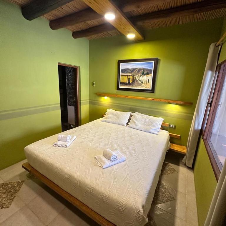Ocres de mi Tierra - Habitación con cama extragrande y vistas a la montaña - 15